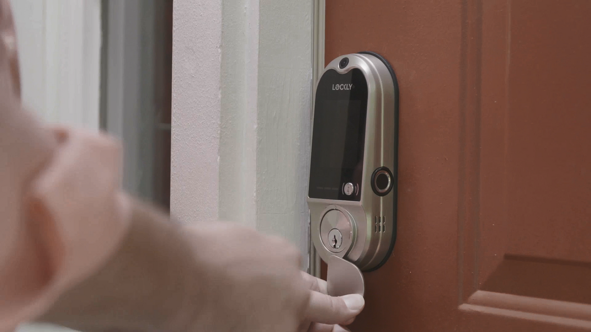 How to Prevent Break-Ins with Smart Security | Lockly